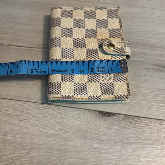 Louis Vuitton Authentic Damier Azur Pre Owned Agenda/ Passport holder. - Picture 12 of 12